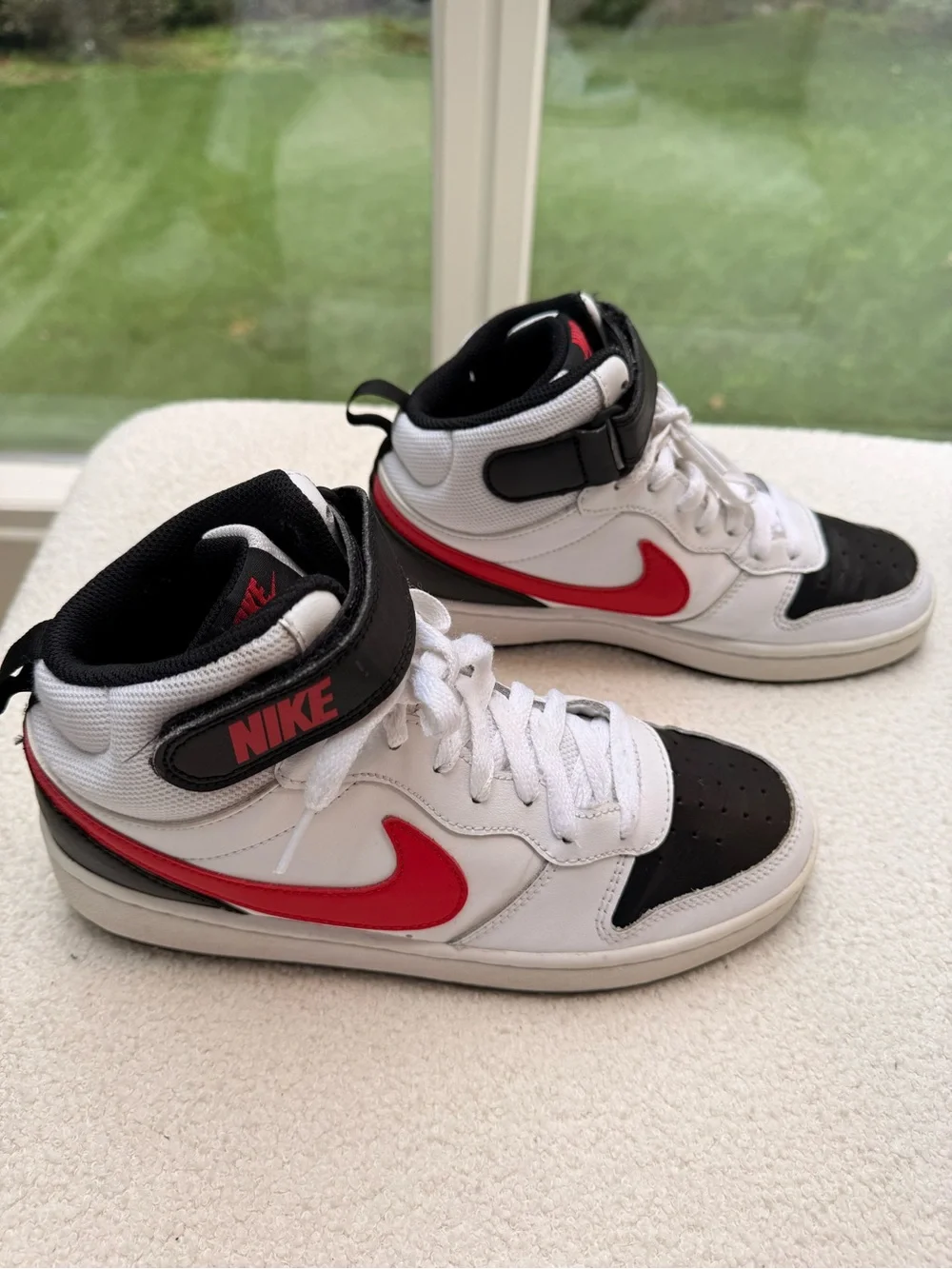 Nike Court Borough Mid 2 Youth Size 6Y